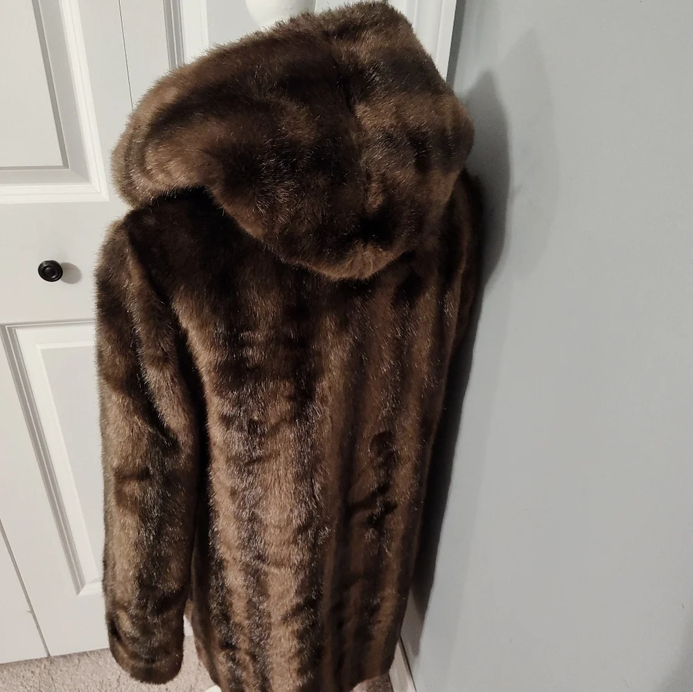 🖤Vintage 70's EUC Dennis by Dennis Basso Hooded Faux Fur Overcoat, Midlength XS - Picture 11 of 14